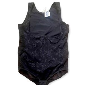 Flexees Size XL Shapewear One Piece Suit Tank NWT Braless feature